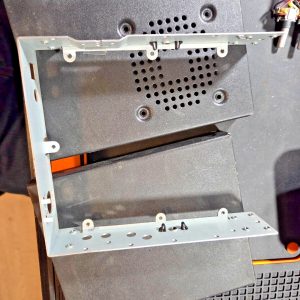 Uniden Bearcat BC 560XLT squirrel cage