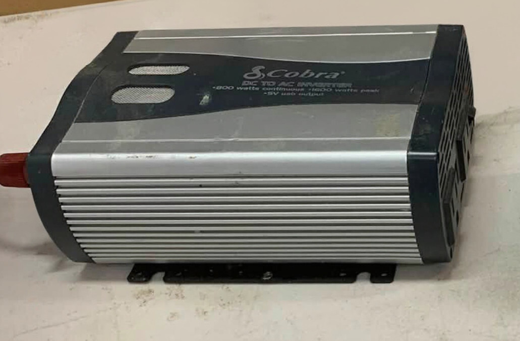 COBRA 800 TO 1600 DC TO AC INVERTER - GREAT FOR CAMPING ETC.