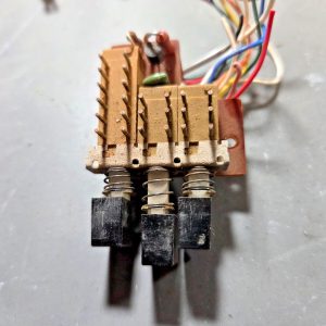 PUSH BUTTON SELECTOR SWITCH (THREE) W/ BUTTONS FOR ROBYN DG-30 MOBILE CB RADIO
