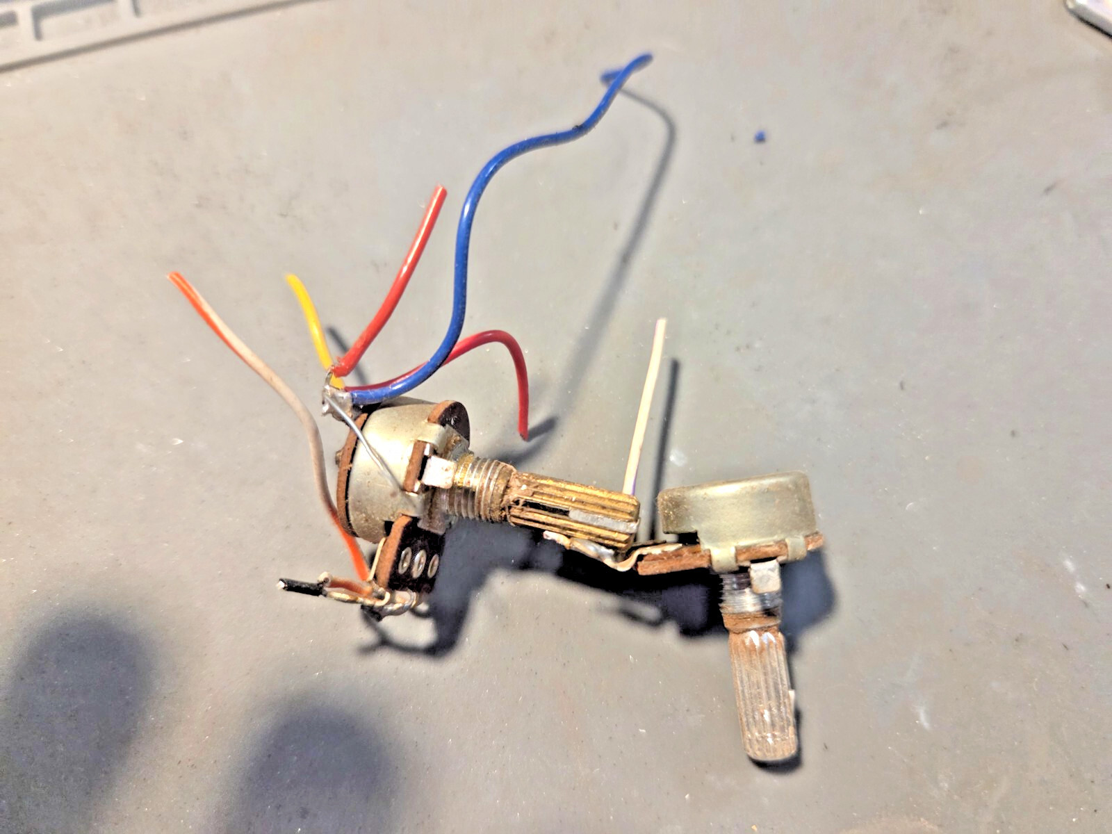 PAIR OF POTS FOR SURVEYOR 2400 MOBILE CB RADIO