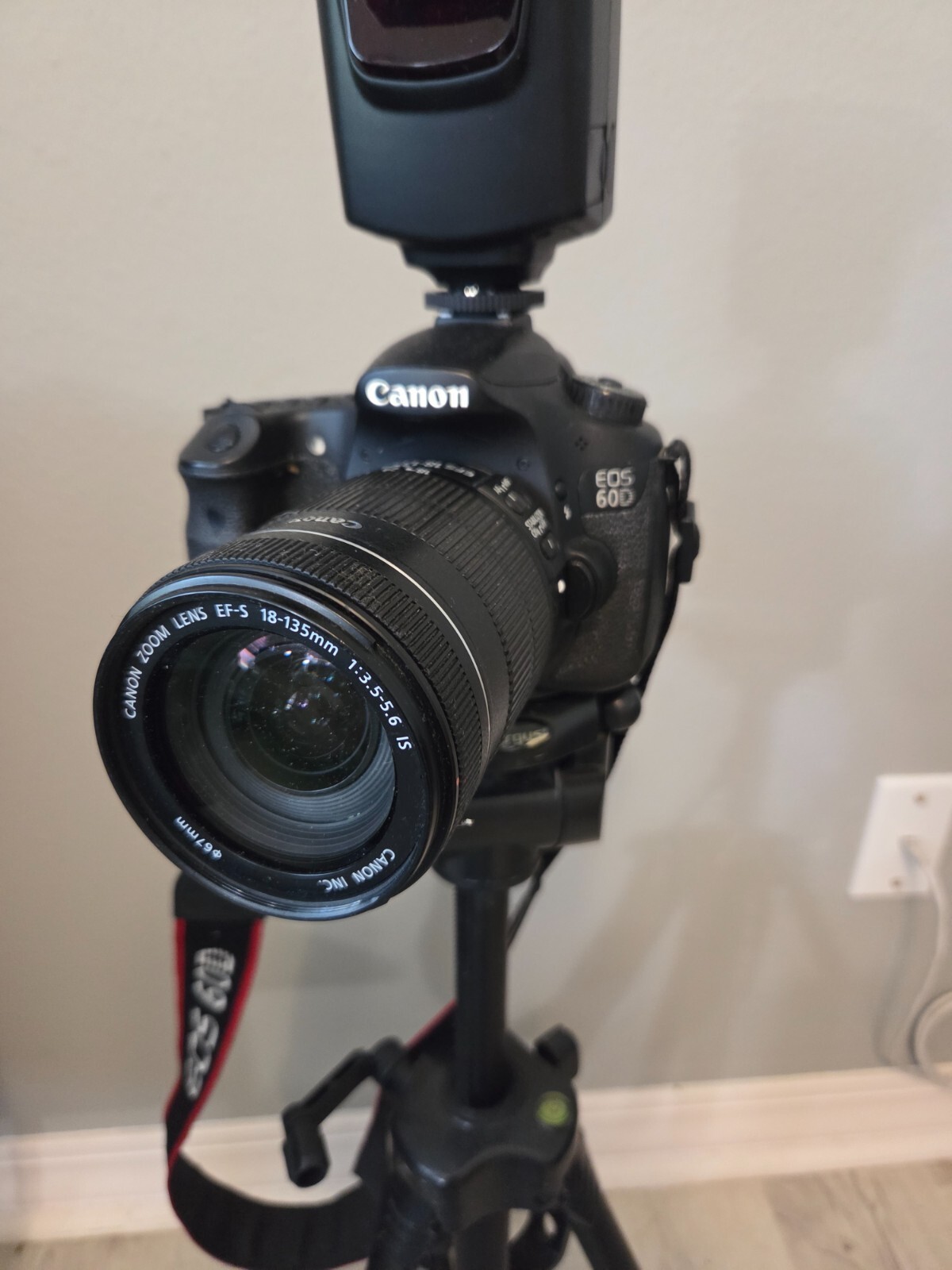 CANON EOS60D & TONS OF ACCESSORIES. - Image 2