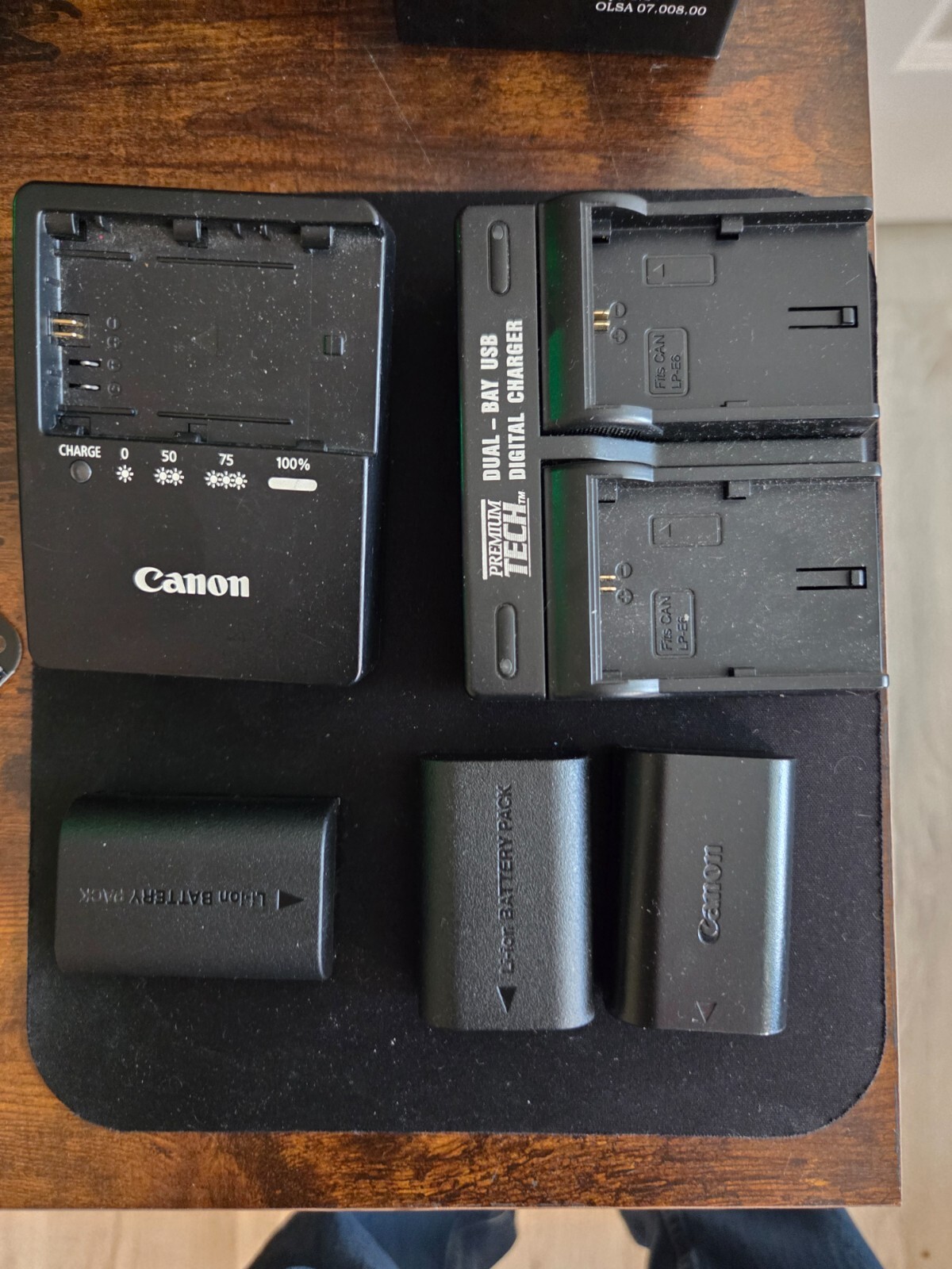 CANON EOS60D & TONS OF ACCESSORIES. - Image 3