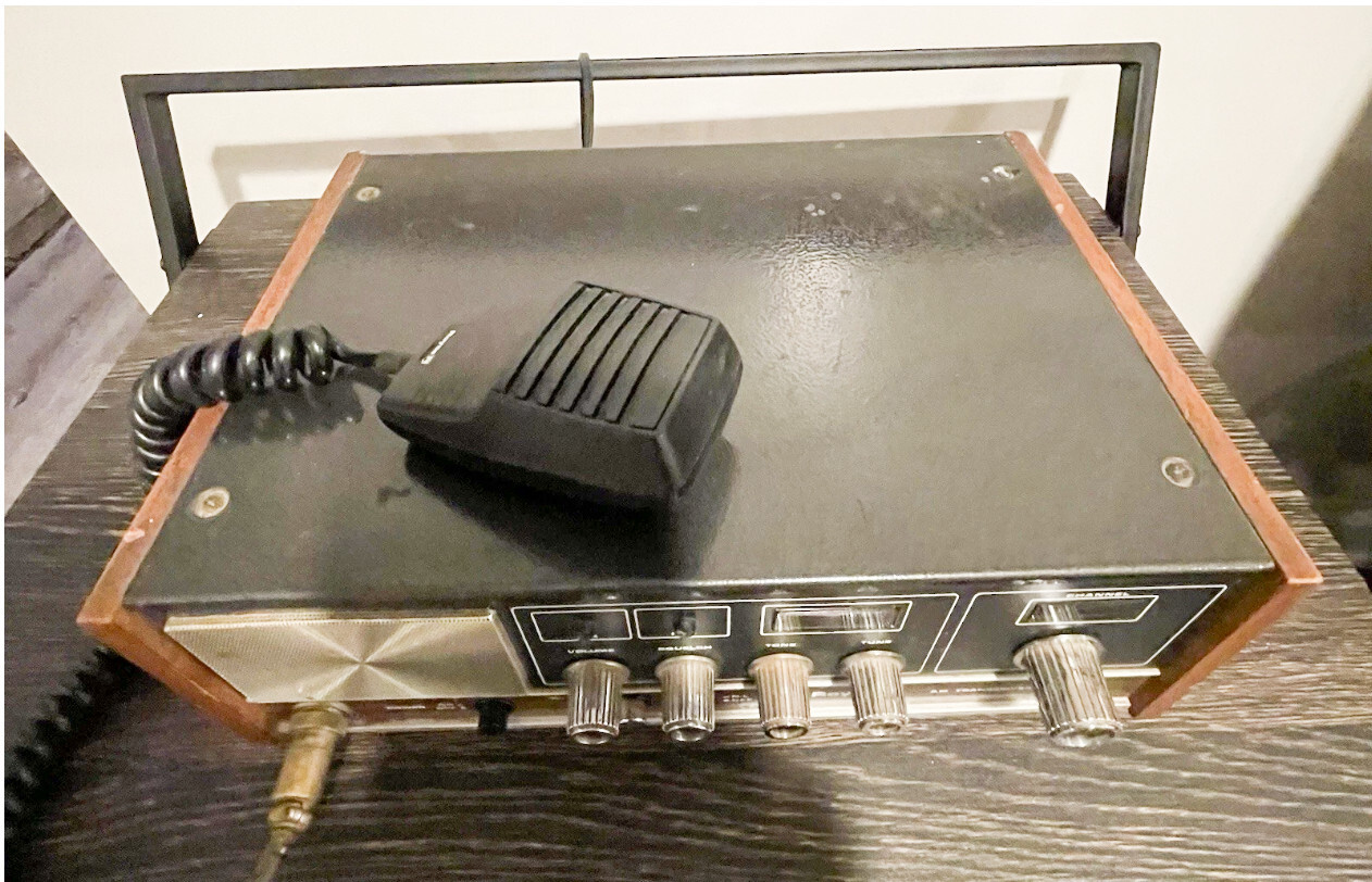 TOP/BOTTOM COVER (SIDES WOODGRAINED) FOR ROYCE 1-621 BASE STATION CB RADIO