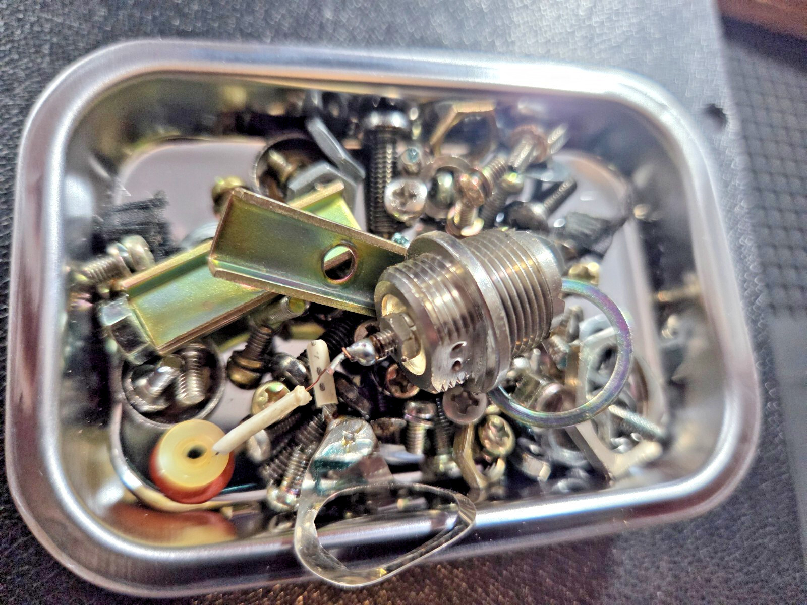 COMPLETE SET OF SCREWS FOR THE CRAIG MODEL 4201 BASE STATION CB RADIO