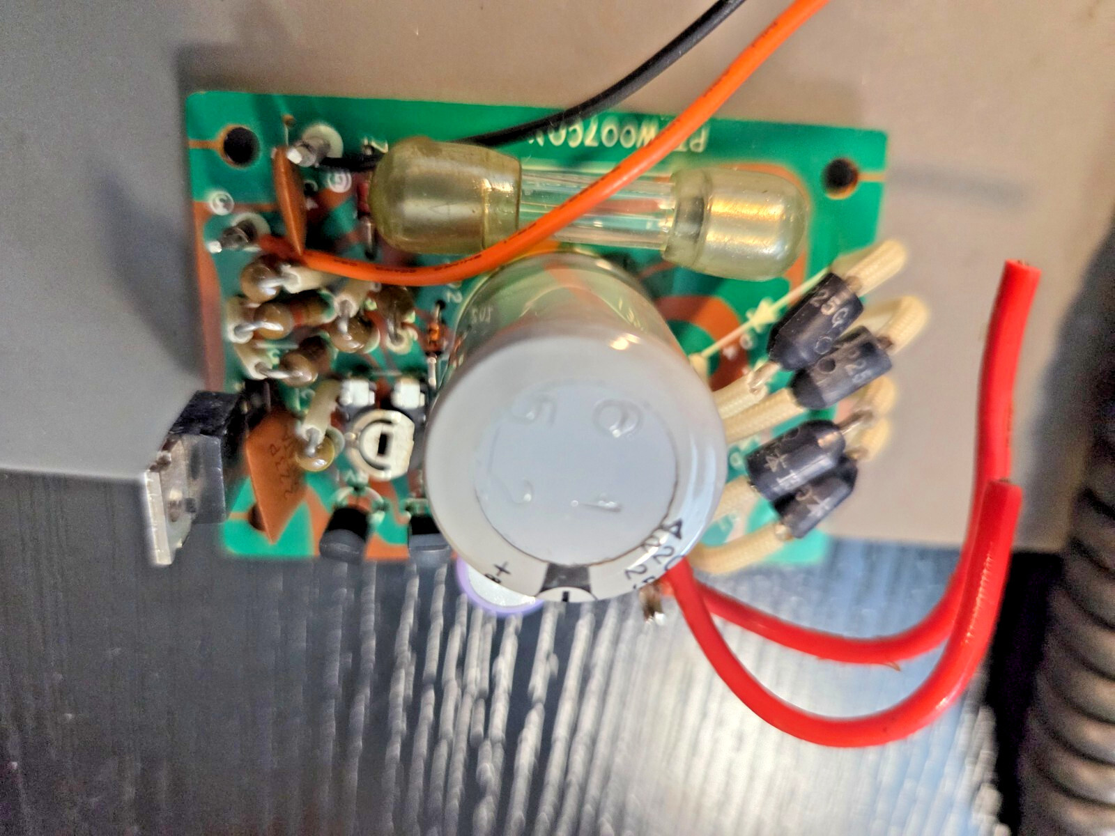 HY-GAIN VIII DC POWER DISTRIBUTION BLOCK FOR BASE STATION CB RADIO