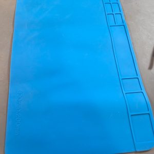 SMALL SOLDERING MAT, RUBBER, WITH PLACES TO PUT STUFF, JUST TOO SMALL FOR ME