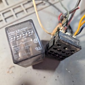 BROWNING S-23 RELAY (WORKING) WITH SOCKET, ORIGINAL BASE STATION CB RADIO