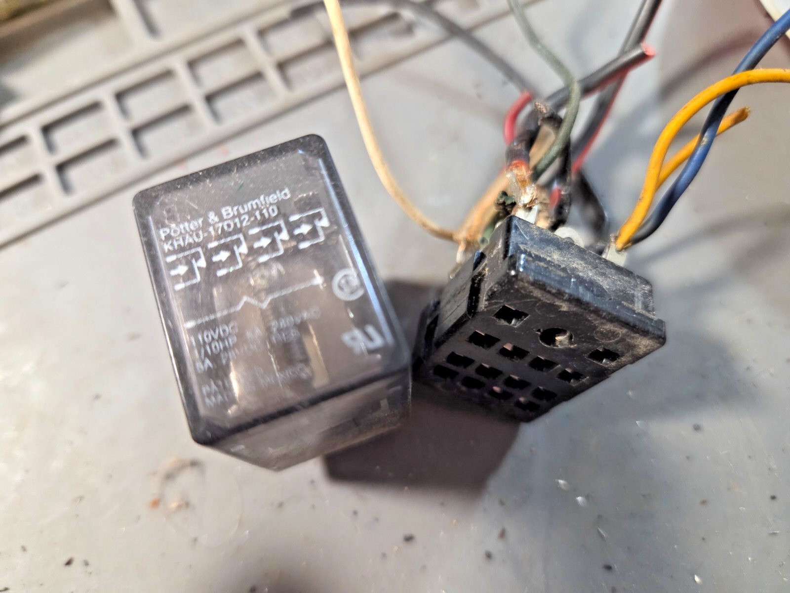 BROWNING S-23 RELAY (WORKING) WITH SOCKET, ORIGINAL BASE STATION CB RADIO