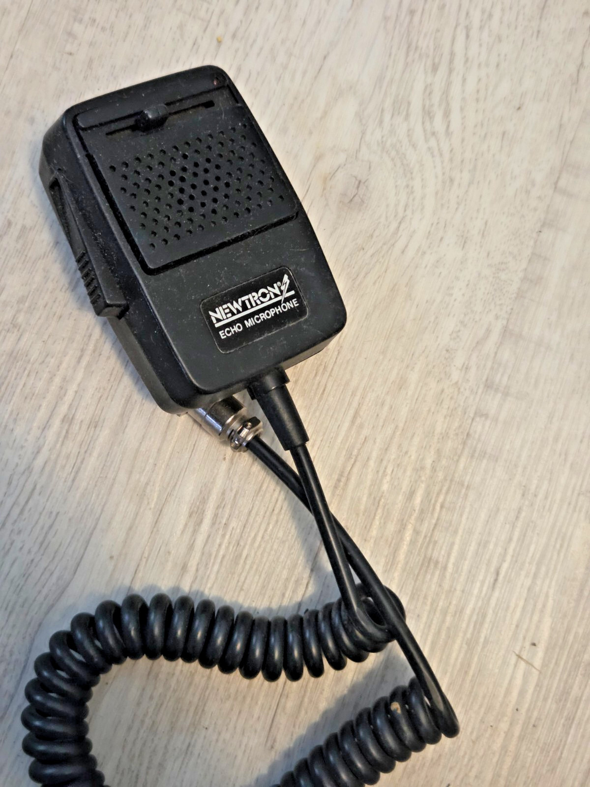 NEWTRON ECHO MICROPHONE, HANDHELD FOR CB RADIO BASE/MOBILE OPERATION TIGHT COIL