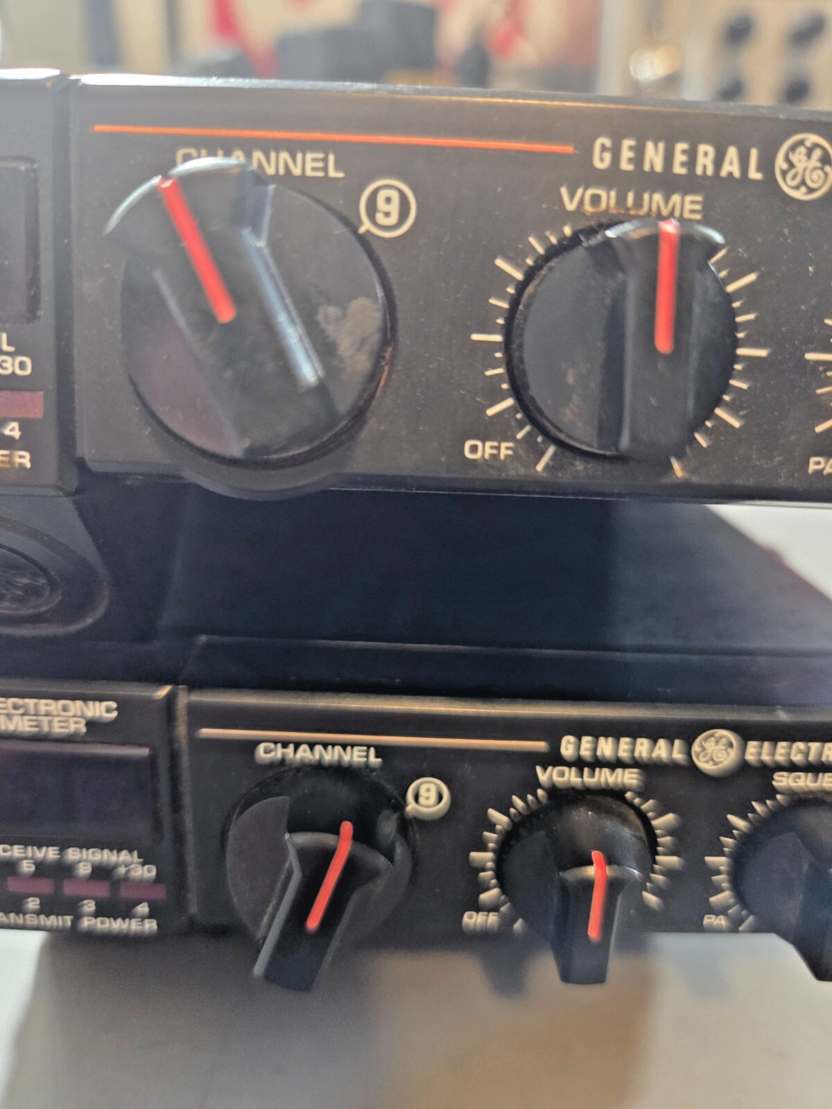 GE (GENERAL ELECTRIC) 40CH CB RADIOS - PAIR, BOTH POWER ON - Image 5