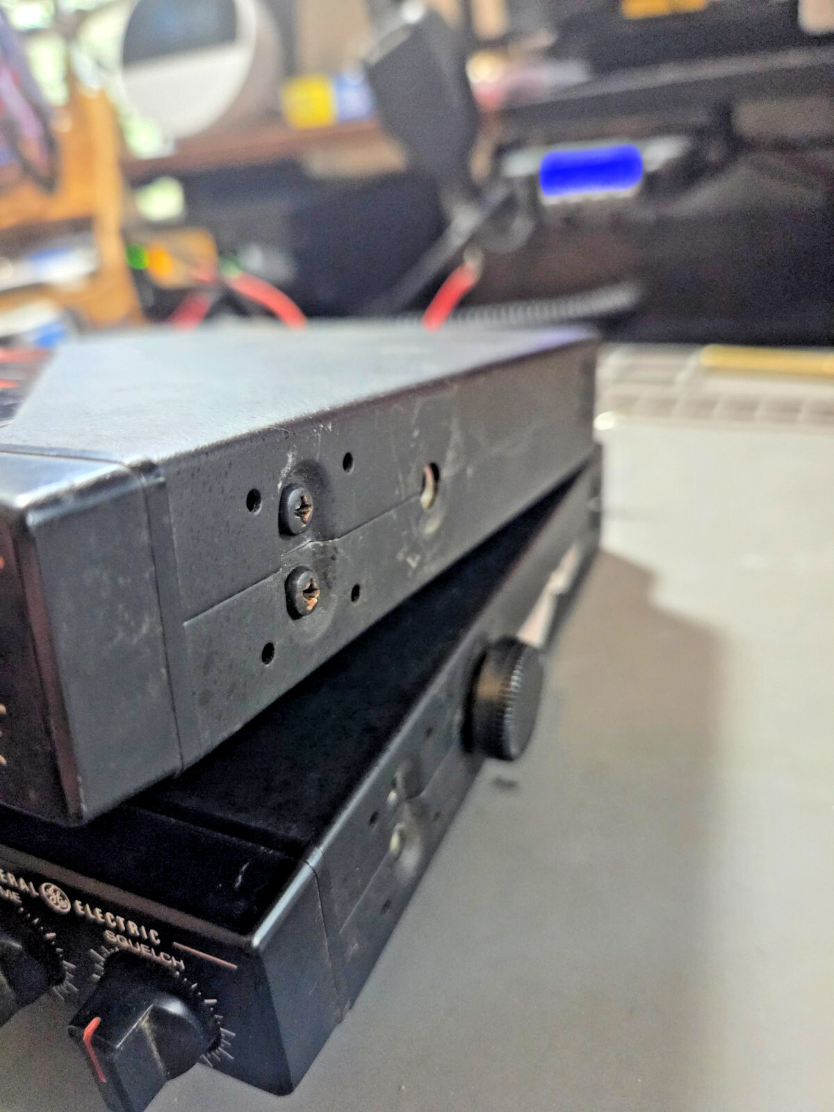 GE (GENERAL ELECTRIC) 40CH CB RADIOS - PAIR, BOTH POWER ON - Image 8