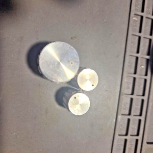 SET OF KNOBS (GOOD CONDITION) FOR SURVEYOR 2400 MOBILE CB RADIIO