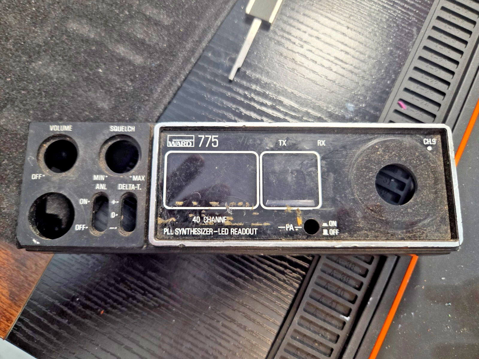 MONTGOMERY WARD MODEL 775 FRONT FACEPLATE FOR THE MOBILE CB RADIO